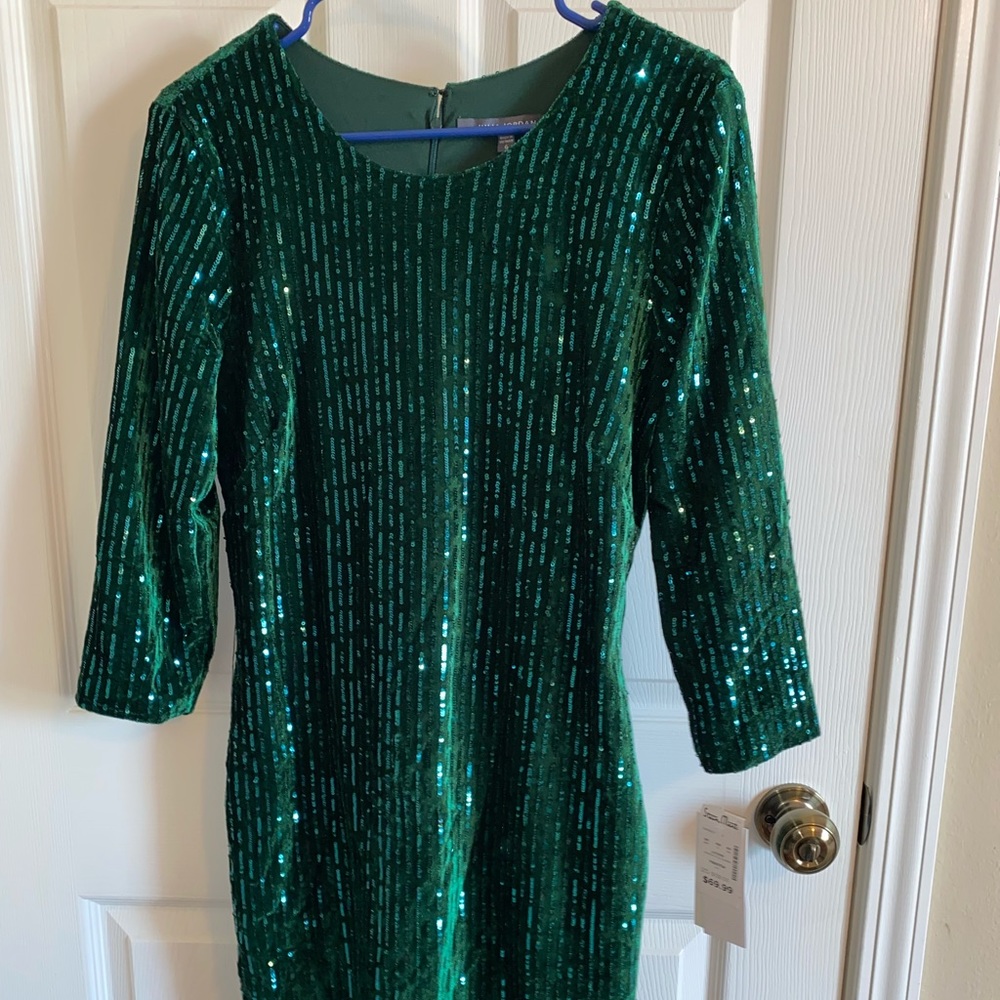 Julia Jordan: Sparkly Green Dress